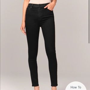 Abercrombie - The Super Skinny Ultra High Rise Black Jeans
